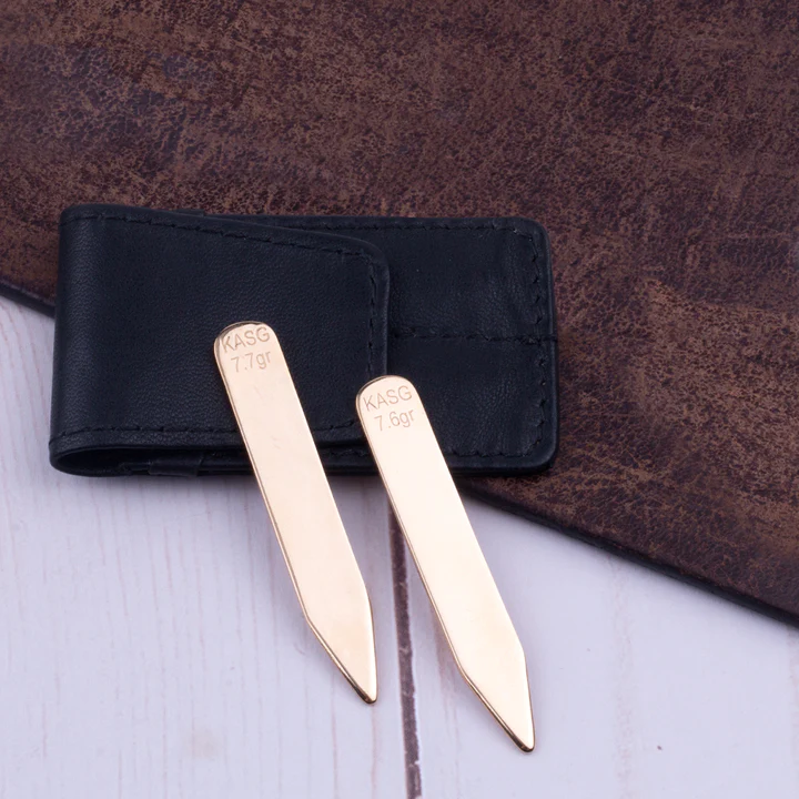 Gold collar stays